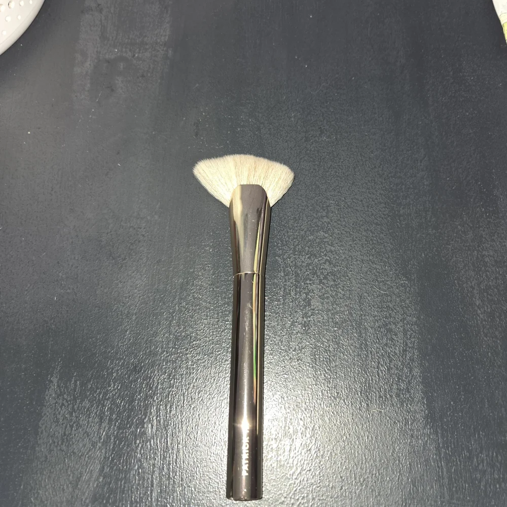 Patrick Ta Contour Brush - Picture 2 of 2